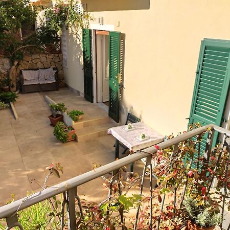 Il Giardino Di Tatiana Rooms & Breakfast ลามัดดาเลนา ภายนอก รูปภาพ