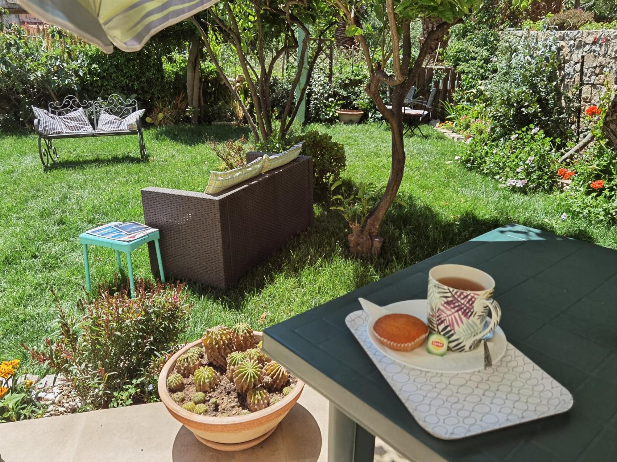 Il Giardino Di Tatiana Rooms & Breakfast ลามัดดาเลนา ห้อง รูปภาพ